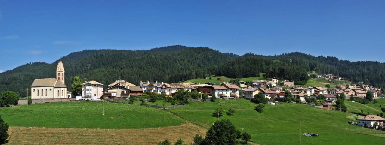 Hotel Zum Rossl Anterivo Exteriör bild