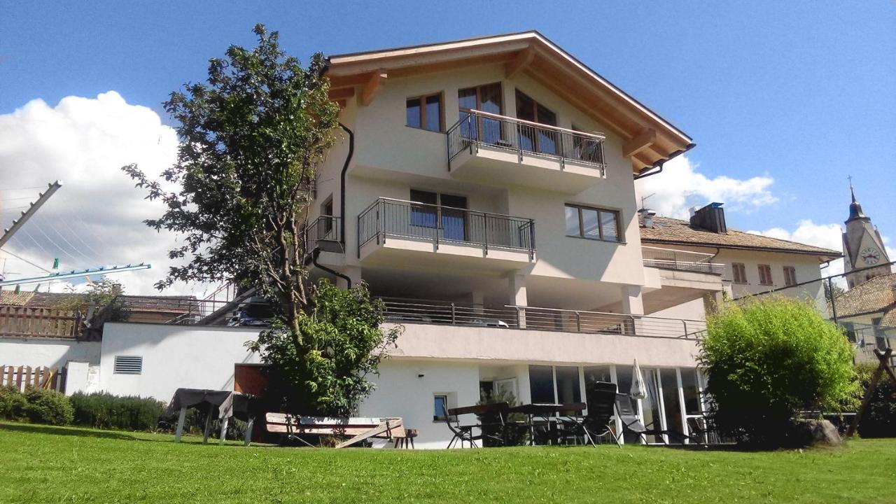 Hotel Zum Rossl Anterivo Exteriör bild