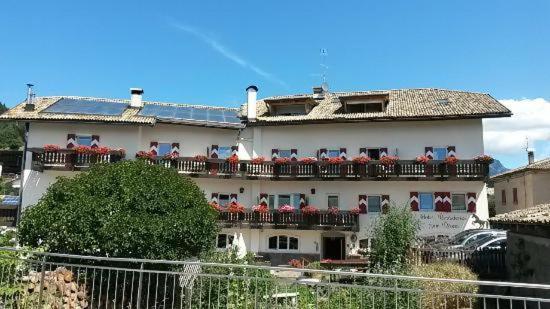 Hotel Zum Rossl Anterivo Exteriör bild